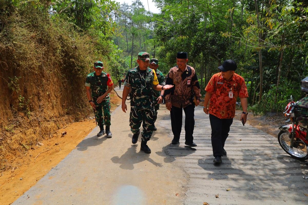 Pasokan Air Terjaga, Pengecoran Jalan TMMD Reguler ke-129 di Watuduwur Sesuai Target